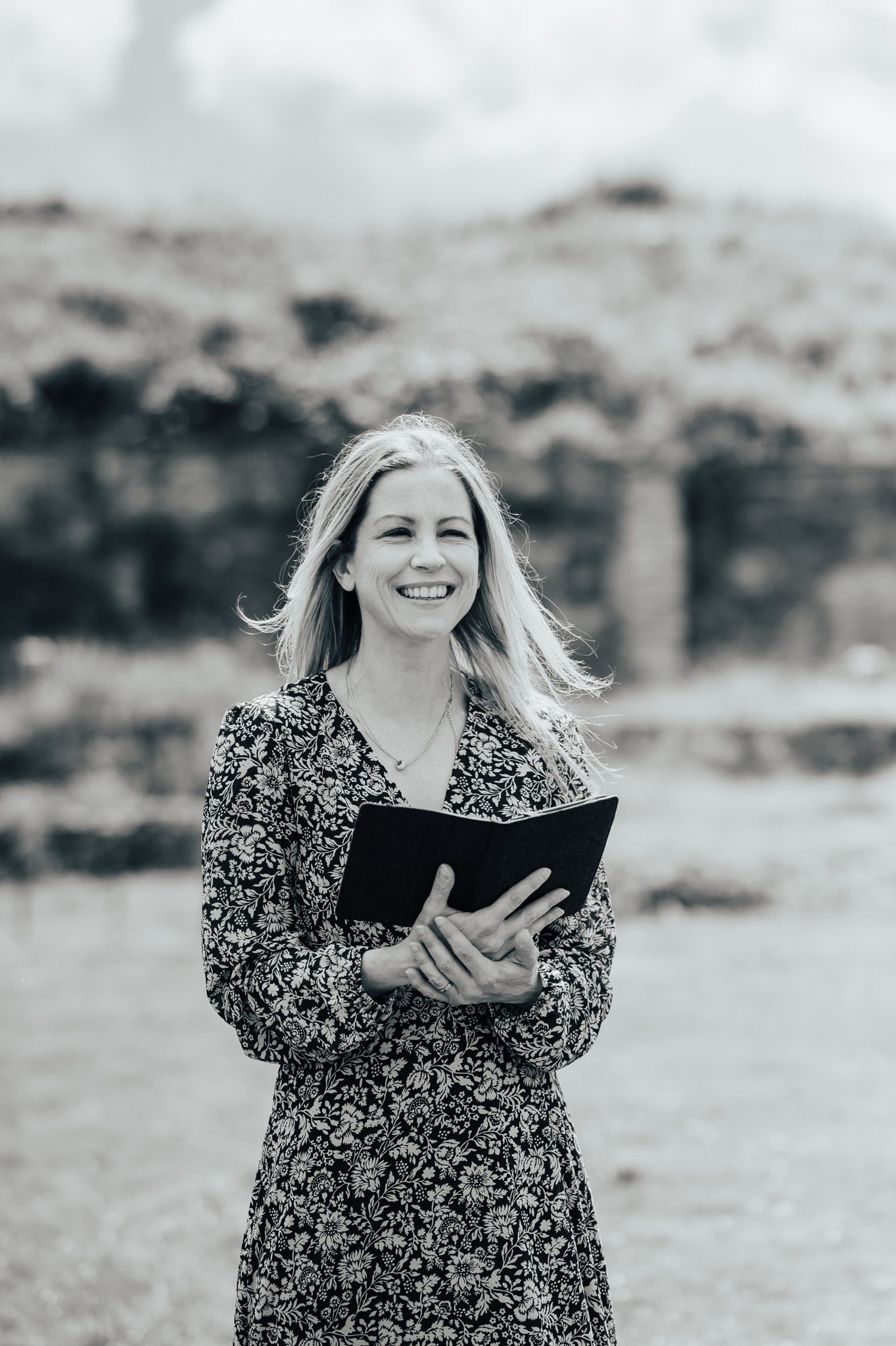 Susannah at Vita Ceremonies - independent wedding, vow renewal and elopement celebrant in Hampshire, Surrey, Berkshire, Dorset and the New Forest