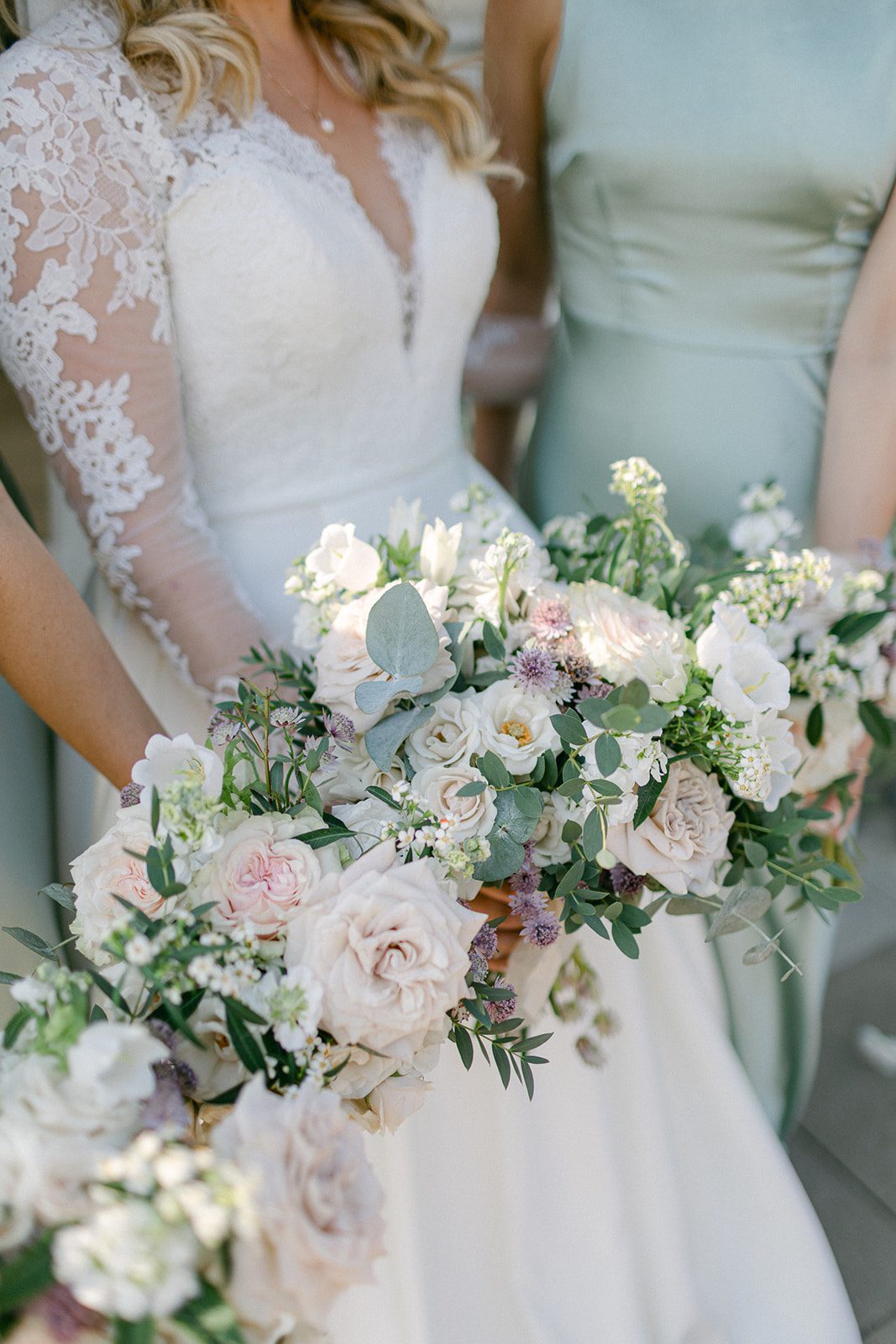 pastel bridesmaids bouquets