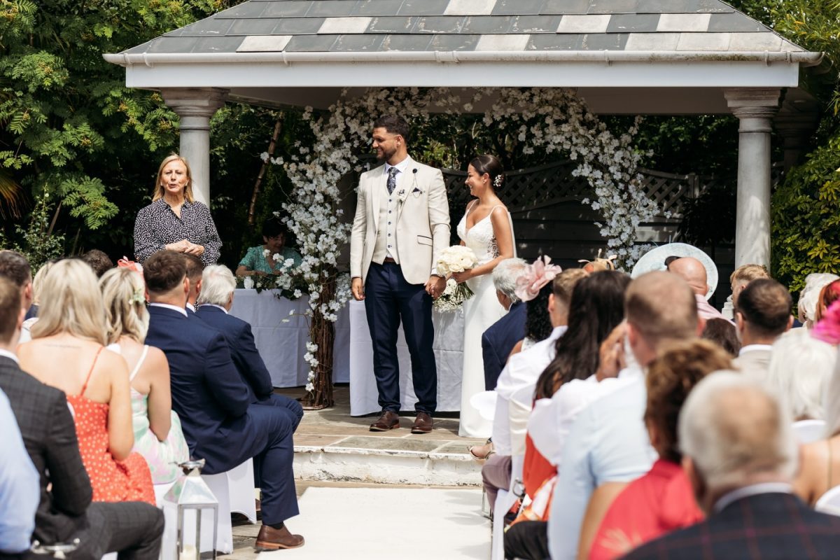 VERSATILE ELEGANCE AT HOLLAND HALL
