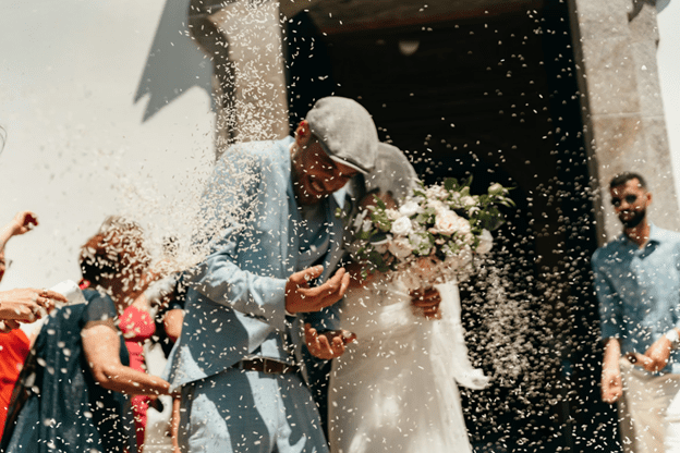 Wedding Traditions Reimagined: Meaningful Ways to Blend Old Customs with Modern Style