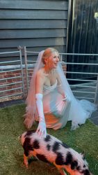bride with micro pig