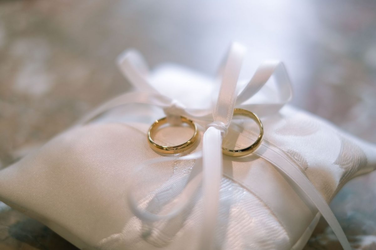 The Ultimate Wedding Checklist For Go-With-The-Flow Brides