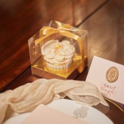 Wedding Cupcake Favours in Ivory, Orchids